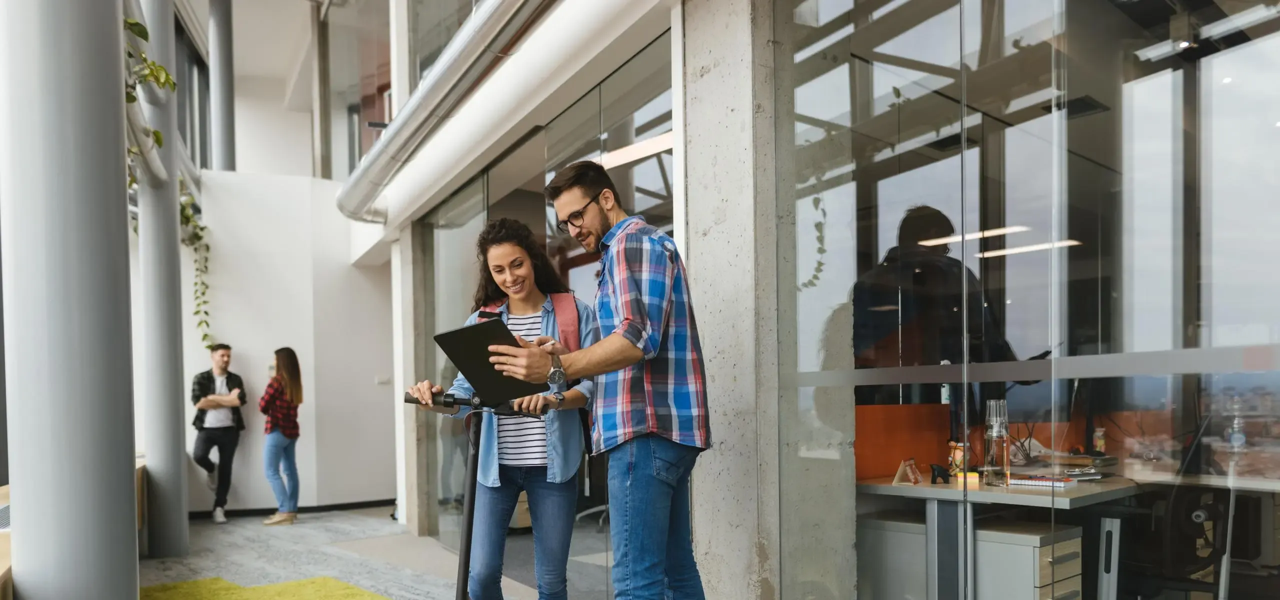 Customer Data Analytics: Types, Metrics & Development Guide